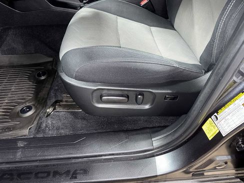 Used 2023 Toyota Tacoma TRD Sport AWD/4WD image 24