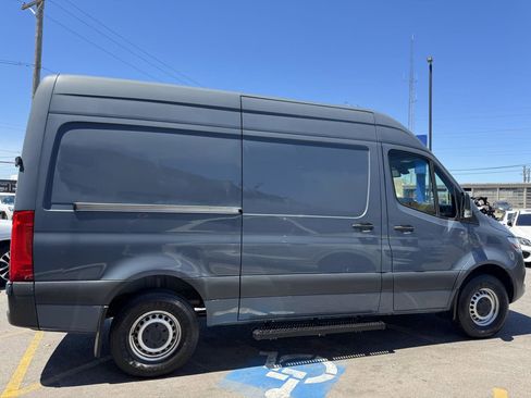 Used 2019 Mercedes-Benz Sprinter 144 image 4