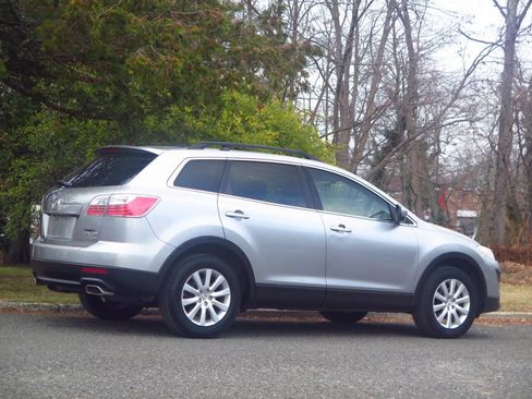 Used 2010 MAZDA CX-9 Touring w/ Moonroof & Bose Audio Pkg image 4