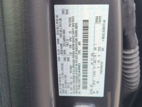 Used 2025 Ford Escape SE image 16