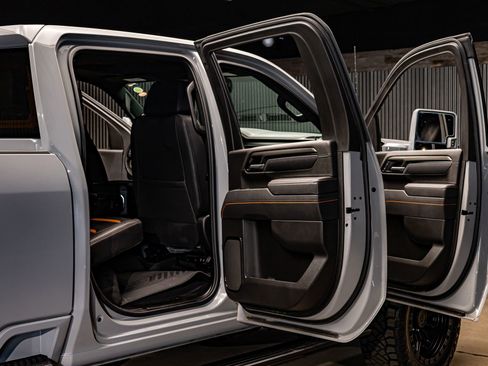 Used 2025 GMC Sierra 2500 AT4 w/ AT4 Premium Plus Package image 29