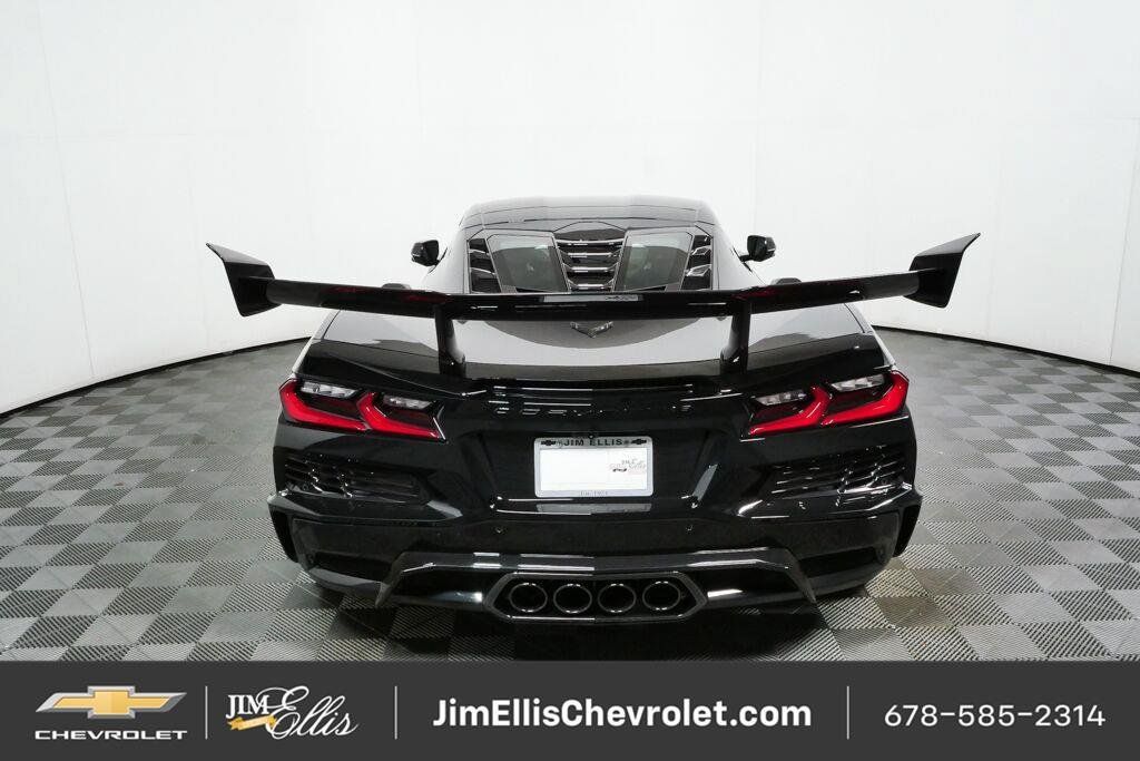 Used 2027 Chevrolet Corvette ZR1 w/ ZR1 Carbon Fiber Aero Package RWD image 27