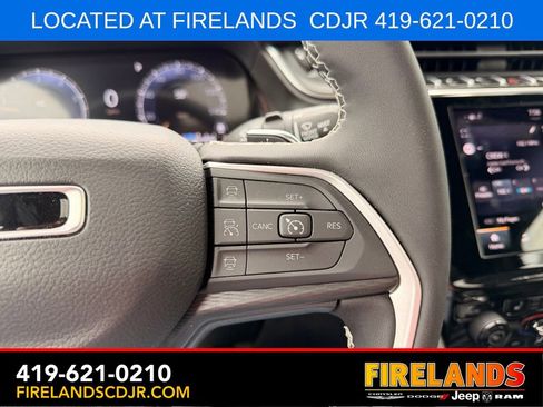 Used 2024 Jeep Grand Cherokee Laredo X w/ Luxury Tech Group I AWD/4WD image 15