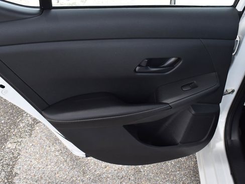 Used 2024 Nissan Sentra SV FWD image 40