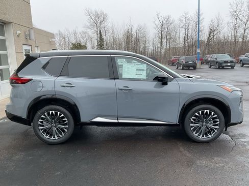 New 2026 Nissan Rogue Platinum image 4