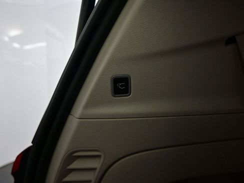 Used 2023 Chrysler Pacifica Limited FWD image 30