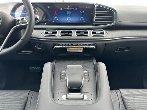 New 2026 Mercedes-Benz GLS 450 4MATIC image 13