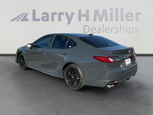 Certified 2025 Toyota Camry SE image 3