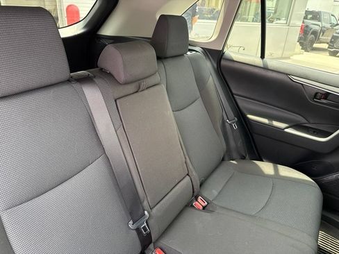 Used 2022 Toyota RAV4 LE AWD/4WD image 19