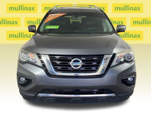 Used 2018 Nissan Pathfinder Platinum w/ Cargo Package image 15