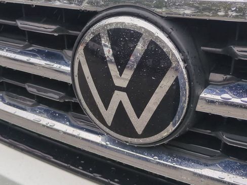 Used 2023 Volkswagen Atlas SE image 12