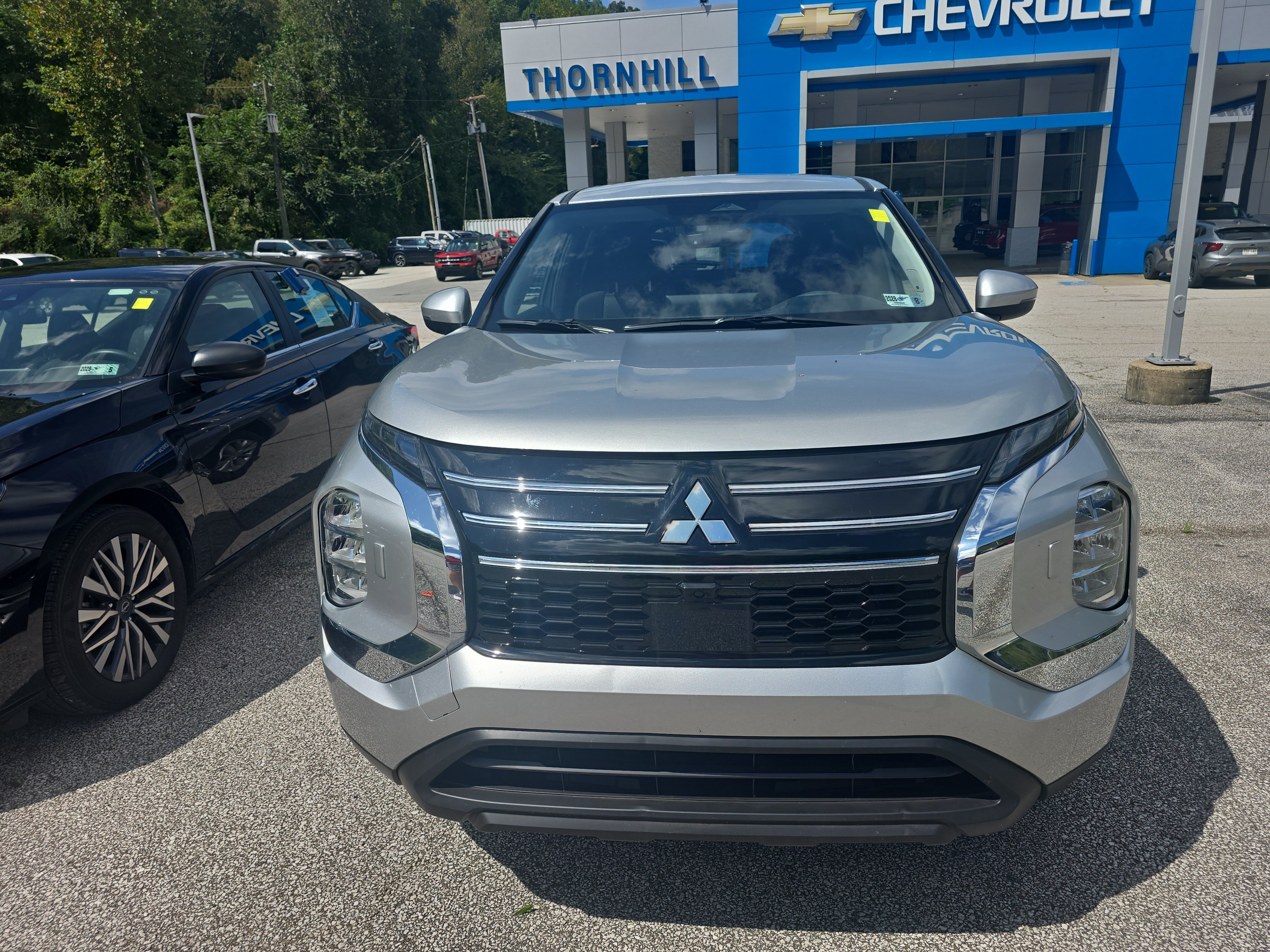 Used 2025 Mitsubishi Outlander ES AWD/4WD image 3