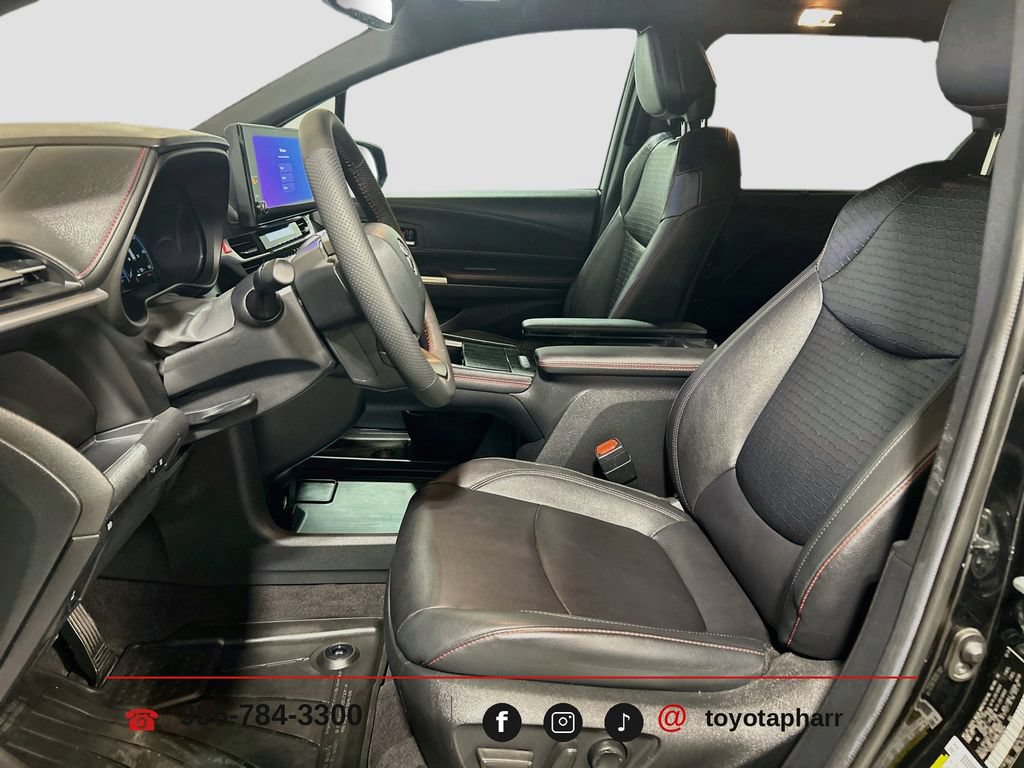 Used 2025 Toyota Sienna XSE FWD image 19