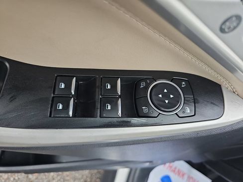 Used 2022 Ford Explorer Limited w/ Equipment Group 301A AWD/4WD image 26