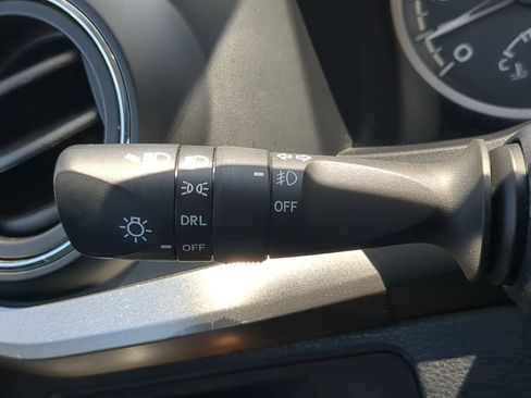 Used 2019 Toyota Tacoma SR5 RWD image 25