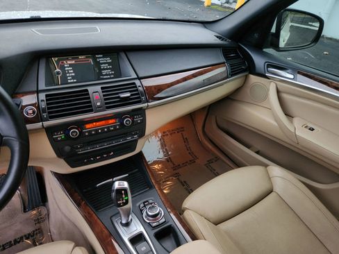 Used 2012 BMW X5 xDrive35i image 12