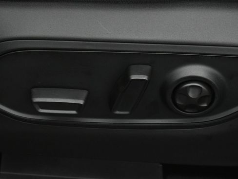 New 2026 Jeep Grand Cherokee Altitude image 14