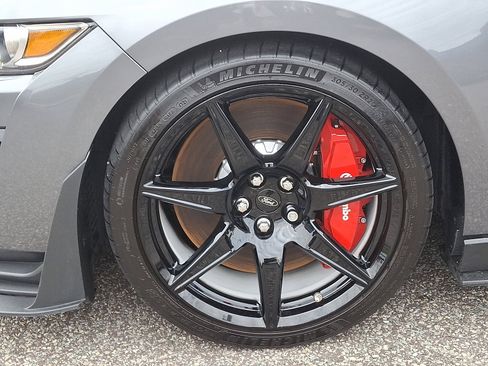 Used 2021 Ford Mustang Shelby GT500 w/ Carbon Fiber Handling Package image 28