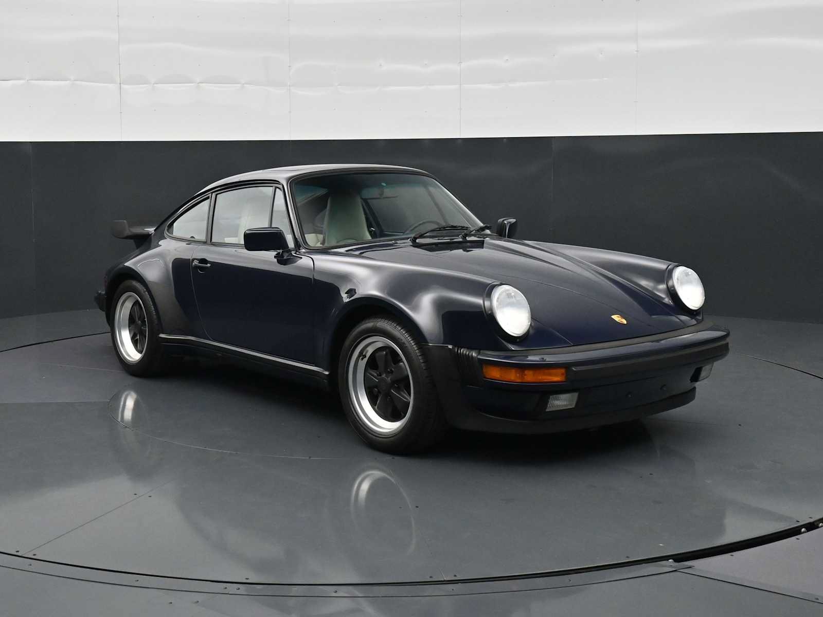 Used 1987 Porsche 911 Carrera RWD image 26