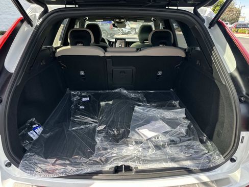 New 2026 Volvo XC60 B5 Plus w/ Protection Package Premier image 18
