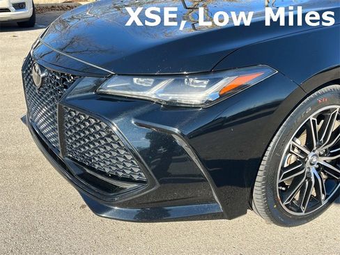 Used 2019 Toyota Avalon Touring w/ Advanced Safety Package image 12