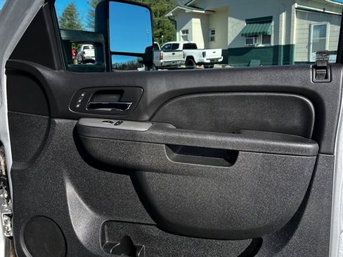 Used 2014 Chevrolet Silverado 2500 LTZ w/ LTZ Plus Package image 14