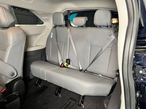 Used 2023 Toyota Sienna Limited AWD/4WD image 21