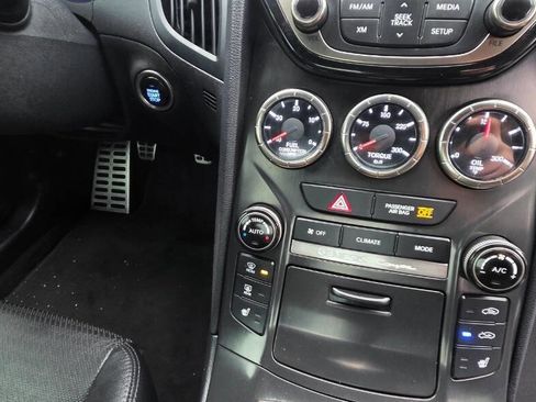 Used 2013 Hyundai Genesis 3.8 image 16