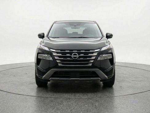 Used 2025 Nissan Rogue SV AWD/4WD image 2