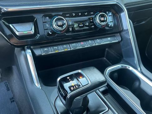 Used 2024 GMC Sierra 1500 Denali w/ Denali Reserve Package AWD/4WD image 23