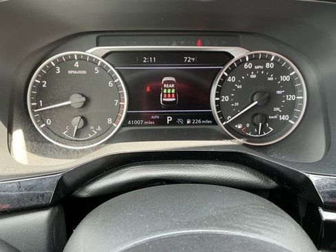 Used 2024 Nissan Pathfinder SL AWD/4WD image 30