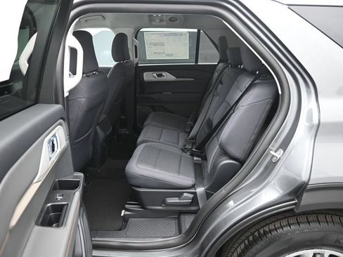 New 2026 Ford Explorer Active RWD image 17