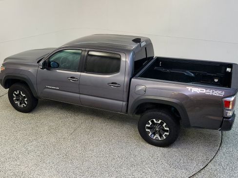 Used 2021 Toyota Tacoma TRD Off-Road w/ Technology Package AWD/4WD image 15