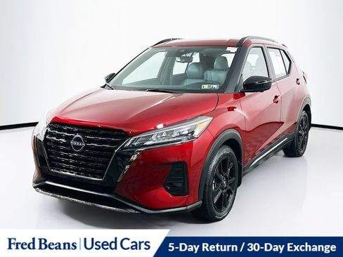 Used 2024 Nissan Kicks SR w/ SR Premium Package FWD image 3