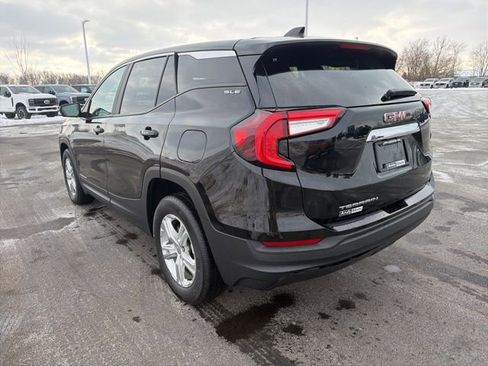 Used 2024 GMC Terrain SLE image 6