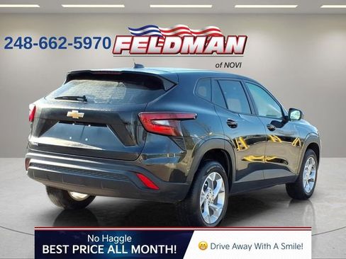 Used 2025 Chevrolet Trax LS w/ LS Convenience Package image 6
