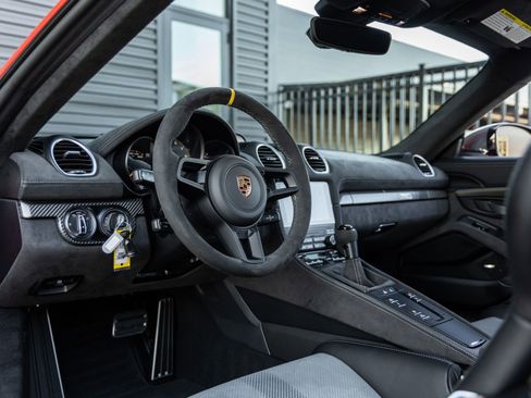 Certified 2025 Porsche 718 Cayman GT4 RS image 4