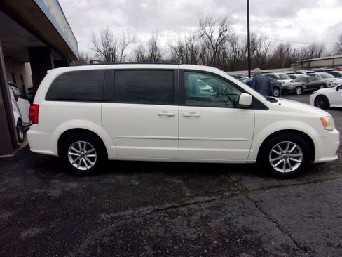 Used 2013 Dodge Grand Caravan SXT w/ Entertainment Group 1 image 4