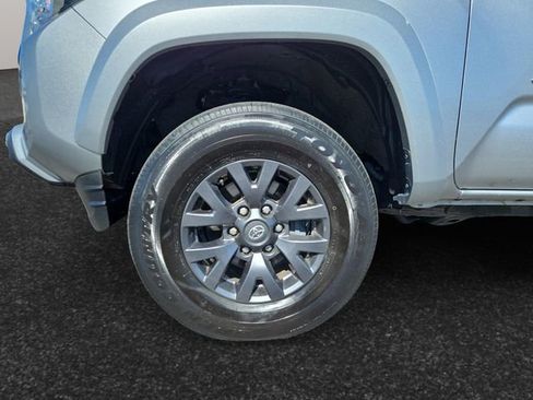 Used 2023 Toyota Tacoma SR5 AWD/4WD image 4