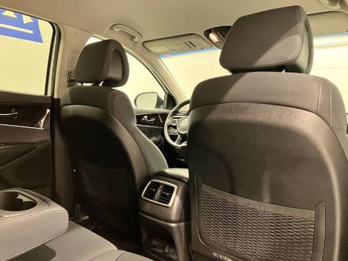 Used 2016 Kia Sorento LX image 34