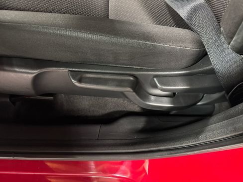Used 2016 Honda HR-V LX image 15