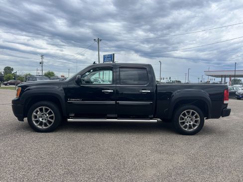 Used 2009 GMC Sierra 1500 Denali image 4