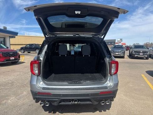 Used 2022 Ford Explorer ST w/ Equipment Group 401A AWD/4WD image 6