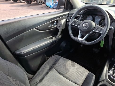 Used 2017 Nissan Rogue S image 14