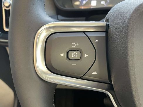Used 2022 Volvo XC40 T5 Inscription w/ Climate Package AWD/4WD image 10