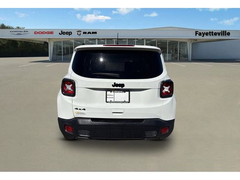 Used 2023 Jeep Renegade Latitude image 4