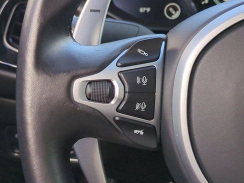 Used 2021 Aston Martin V8 Vantage Coupe image 21