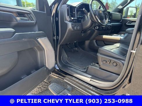 Used 2024 Chevrolet Silverado 3500 High Country w/ High Country Premium Package AWD/4WD image 15