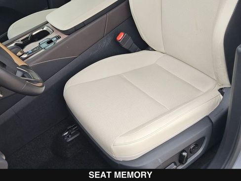 Used 2024 Lexus RX 350 Premium w/ Accessory Package (Z1) FWD image 16
