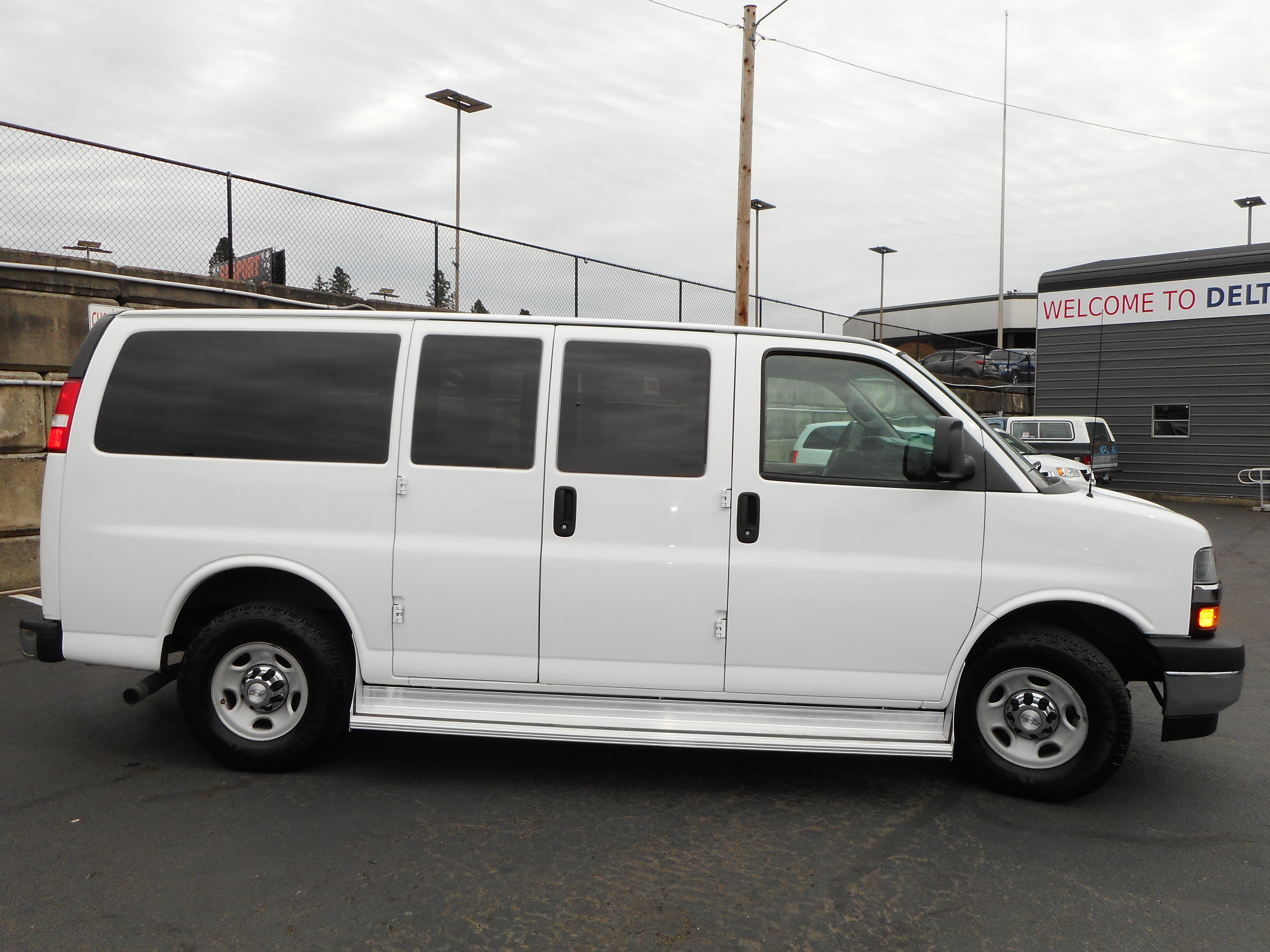 Used 2017 Chevrolet Express 3500 LT w/ LT Preferred Equipment Group RWD image 2
